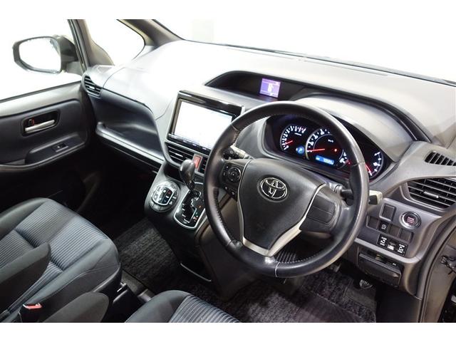 ヴォクシー ZS 両電動スライドドア 地デジ 盗難防止システム オートエアコン ダブルエアバッグ DVD再生可 ETC LEDヘッドライト キーレスエントリー メモリーナビ ナビTV AUX 3列シート 横滑り防止(23枚目)