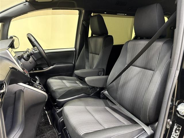 ヴォクシー ハイブリッドＺＳ　煌ＩＩ　電動両側スライドドア　ドライブレコーダ　パワーステアリング　ＤＶＤ再生可　リアクーラー　スマキー　地デジＴＶ　ＡＵＸ　横滑防止　１オーナー　点検記録簿　Ｗエアバック　ＡＡＣ　ＬＥＤランプ　エアバッグ（28枚目）