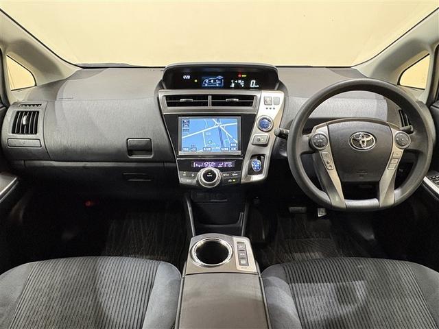 ���F���ɗD��A��������܂Ƃ܂������̂���C���p�l�B�e����X�C�b�`�Ȃǂ��h���C�o�[�̎g���₷���ʒu�ɔz�u����Ă��܂���B