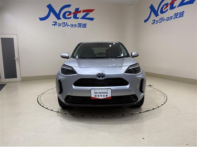 ヤリスクロス ハイブリッドＺ　インテリジェントキー　アルミホイル　ＬＥＤライト　１オ－ナ－　リアカメラ　クルーズコントロール　整備記録簿　横滑り防止システム　ナビＴＶ　メモリーナビゲーション　電動シ－ト　パワステ　オートエアコン（5枚目）