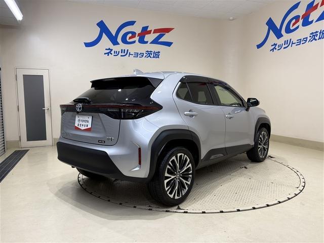 ヤリスクロス ハイブリッドＺ　インテリジェントキー　アルミホイル　ＬＥＤライト　１オ－ナ－　リアカメラ　クルーズコントロール　整備記録簿　横滑り防止システム　ナビＴＶ　メモリーナビゲーション　電動シ－ト　パワステ　オートエアコン（8枚目）