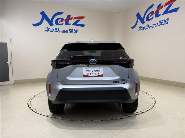 ヤリスクロス ハイブリッドＺ　インテリジェントキー　アルミホイル　ＬＥＤライト　１オ－ナ－　リアカメラ　クルーズコントロール　整備記録簿　横滑り防止システム　ナビＴＶ　メモリーナビゲーション　電動シ－ト　パワステ　オートエアコン（9枚目）