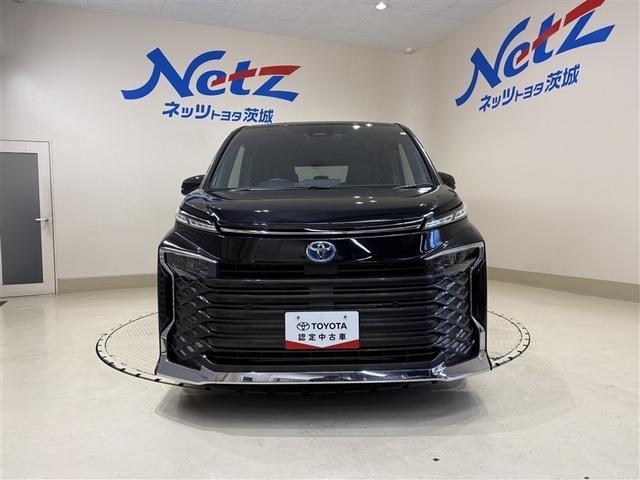 ヴォクシー ハイブリッドＳ－Ｚ　１００Ｖ電源　エンジンスターター　ディスプレイオーディオナビ　フルセグＴＶ　ブルートゥース　ＤＶＤ再生　後席モニター　リヤカメラ　ＥＴＣ　スマートキー　シートヒータ　クルーズコントロール　ＬＥＤライト（4枚目）