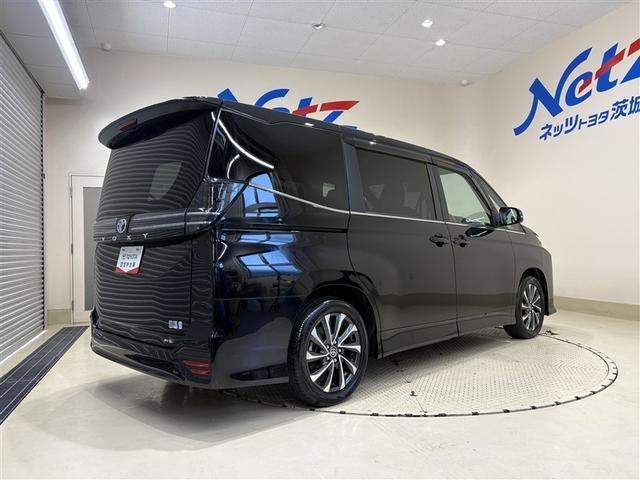 ヴォクシー ハイブリッドＳ－Ｚ　１００Ｖ電源　エンジンスターター　ディスプレイオーディオナビ　フルセグＴＶ　ブルートゥース　ＤＶＤ再生　後席モニター　リヤカメラ　ＥＴＣ　スマートキー　シートヒータ　クルーズコントロール　ＬＥＤライト（7枚目）
