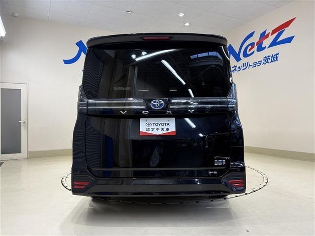 ヴォクシー ハイブリッドＳ－Ｚ　１００Ｖ電源　エンジンスターター　ディスプレイオーディオナビ　フルセグＴＶ　ブルートゥース　ＤＶＤ再生　後席モニター　リヤカメラ　ＥＴＣ　スマートキー　シートヒータ　クルーズコントロール　ＬＥＤライト（8枚目）