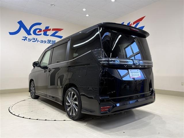 ヴォクシー ハイブリッドＳ－Ｚ　１００Ｖ電源　エンジンスターター　ディスプレイオーディオナビ　フルセグＴＶ　ブルートゥース　ＤＶＤ再生　後席モニター　リヤカメラ　ＥＴＣ　スマートキー　シートヒータ　クルーズコントロール　ＬＥＤライト（9枚目）