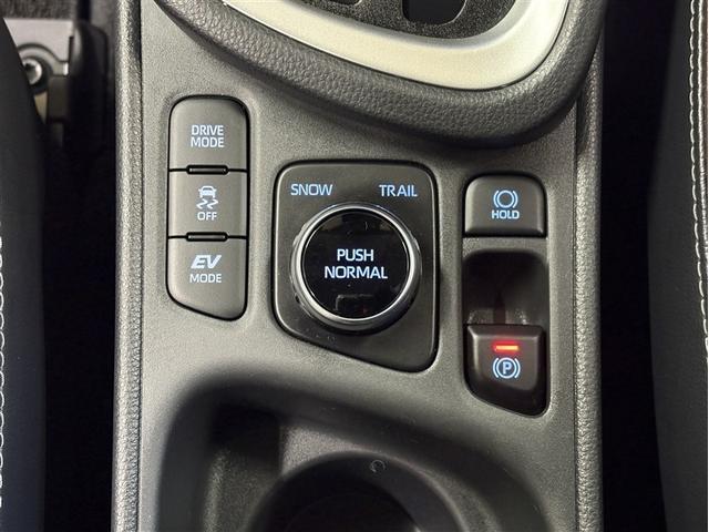 ヤリスクロス ハイブリッドZ パワーステアリング 横滑り防止装置 エアコン LEDヘットランプ クルーズC ワンオーナー車 AW 盗難防止装置 点検記録簿 キーレス ABS 電動シート スマートキー エアバッグ ETC 誤発進抑制(22枚目)