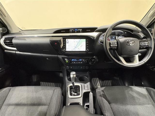 ���F���ɗD��A��������܂Ƃ܂������̂���C���p�l�B�e����X�C�b�`�Ȃǂ��h���C�o�[�̎g���₷���ʒu�ɔz�u����Ă��܂���B