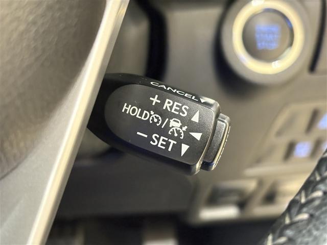 �Ǐ]�@�\�t�����[�_�[�N���[�Y�R���g���[���ŁA�O���̎ԗ��Ƃ̎ԑ��ɉ������Ԋԋ�����ۂ��A�Ǐ]���s���x�����܂��B