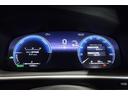 先進的なディスプレイ表示のスピードメーター。明るくて見やすいですね♪