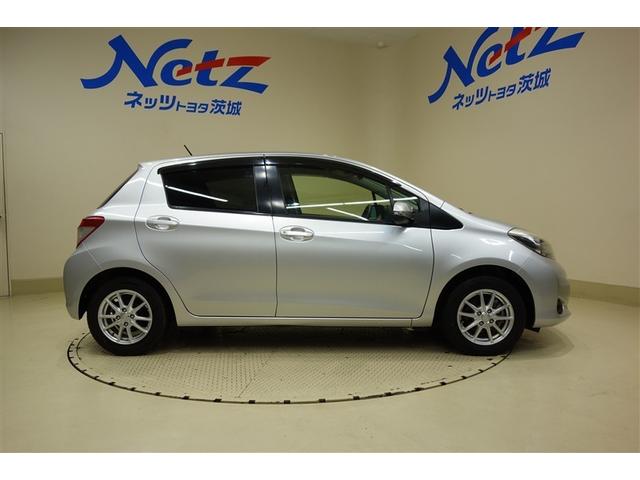 ヴィッツ F スマイルエディション スマートキー・プッシュスタート 整備点検記録簿 ワンセグTV 運転席助手席エアバッグ AUX接続 パワステ 盗難防止システム ナビTV メモリーナビ ワンオーナー パワーウィンドウ オートエアコン(6枚目)