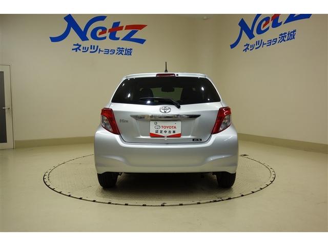 ヴィッツ F スマイルエディション スマートキー・プッシュスタート 整備点検記録簿 ワンセグTV 運転席助手席エアバッグ AUX接続 パワステ 盗難防止システム ナビTV メモリーナビ ワンオーナー パワーウィンドウ オートエアコン(8枚目)