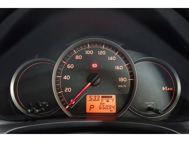 ヴィッツ F スマイルエディション スマートキー・プッシュスタート 整備点検記録簿 ワンセグTV 運転席助手席エアバッグ AUX接続 パワステ 盗難防止システム ナビTV メモリーナビ ワンオーナー パワーウィンドウ オートエアコン(15枚目)