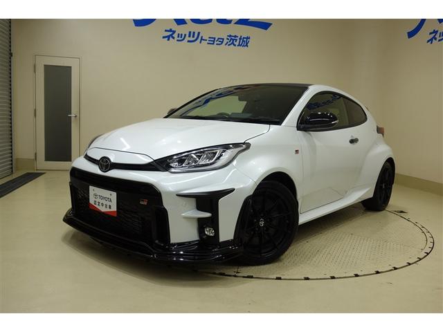 ＧＲヤリス ＲＺ　ハイパフォーマンス　ファースト　エディション　６ＭＴ　ディスプレイオーディオナビ　ブルートゥース　リヤカメラ　ＥＴＣ　スマートキー　オートエアコン　シートヒーター　クルーズコントロール　ＬＥＤライト　アイドリングストップ　セーフティセンス　アルミ（2枚目）