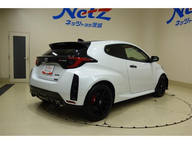 ＧＲヤリス ＲＺ　ハイパフォーマンス　ファースト　エディション　６ＭＴ　ディスプレイオーディオナビ　ブルートゥース　リヤカメラ　ＥＴＣ　スマートキー　オートエアコン　シートヒーター　クルーズコントロール　ＬＥＤライト　アイドリングストップ　セーフティセンス　アルミ（6枚目）