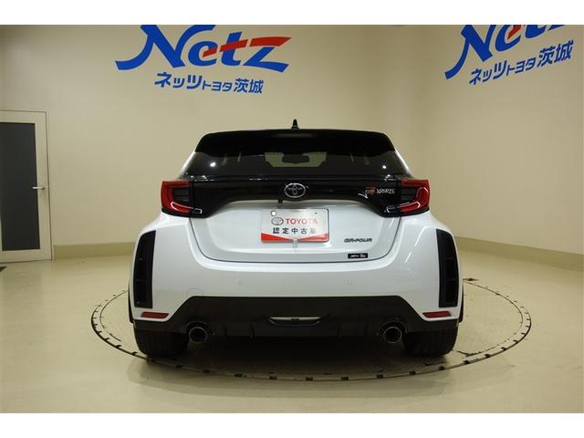 ＧＲヤリス ＲＺ　ハイパフォーマンス　ファースト　エディション　６ＭＴ　ディスプレイオーディオナビ　ブルートゥース　リヤカメラ　ＥＴＣ　スマートキー　オートエアコン　シートヒーター　クルーズコントロール　ＬＥＤライト　アイドリングストップ　セーフティセンス　アルミ（7枚目）