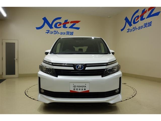 ヴォクシー ハイブリッドＶ　純正ナビ　ワンセグＴＶ　ブルートゥース　リヤカメラ　ＥＴＣ　スマートキー　オートエアコン　シートヒーター　クルーズコントロール　ＬＥＤライト　両側電動ドア　置くだけ充電　アルミホイール　ロングラン保証（4枚目）