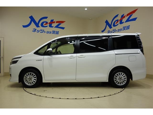 ヴォクシー ハイブリッドＶ　純正ナビ　ワンセグＴＶ　ブルートゥース　リヤカメラ　ＥＴＣ　スマートキー　オートエアコン　シートヒーター　クルーズコントロール　ＬＥＤライト　両側電動ドア　置くだけ充電　アルミホイール　ロングラン保証（10枚目）