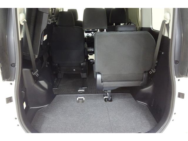 ヴォクシー ハイブリッドＶ　純正ナビ　ワンセグＴＶ　ブルートゥース　リヤカメラ　ＥＴＣ　スマートキー　オートエアコン　シートヒーター　クルーズコントロール　ＬＥＤライト　両側電動ドア　置くだけ充電　アルミホイール　ロングラン保証（28枚目）