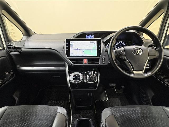 ヴォクシー ハイブリッドＺＳ　煌ＩＩＩ　アイドリングストップ　地デジＴＶ　リヤカメラ　１オナ車　Ｗエアコン　スマートキー　ミュージックプレイヤー接続可　ＤＶＤ再生可　クルコン　ＶＳＣ　キーレス　アルミホイール　ナビ＆ＴＶ　ＬＥＤヘッドランプ（12枚目）
