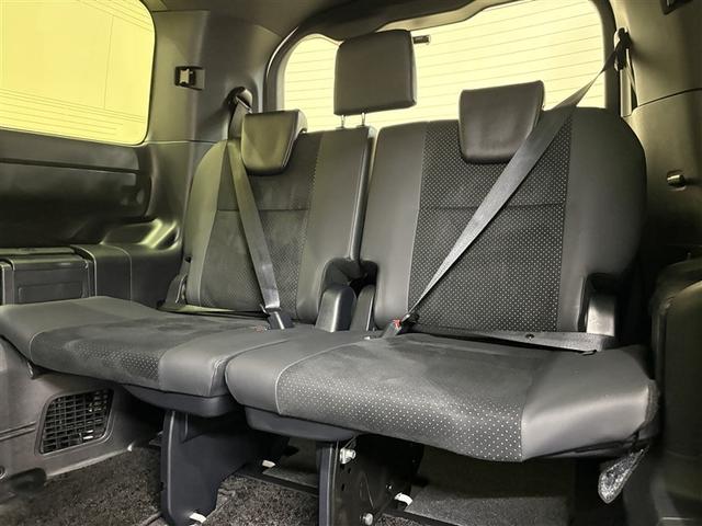 ヴォクシー ハイブリッドＺＳ　煌ＩＩＩ　アイドリングストップ　地デジＴＶ　リヤカメラ　１オナ車　Ｗエアコン　スマートキー　ミュージックプレイヤー接続可　ＤＶＤ再生可　クルコン　ＶＳＣ　キーレス　アルミホイール　ナビ＆ＴＶ　ＬＥＤヘッドランプ（29枚目）