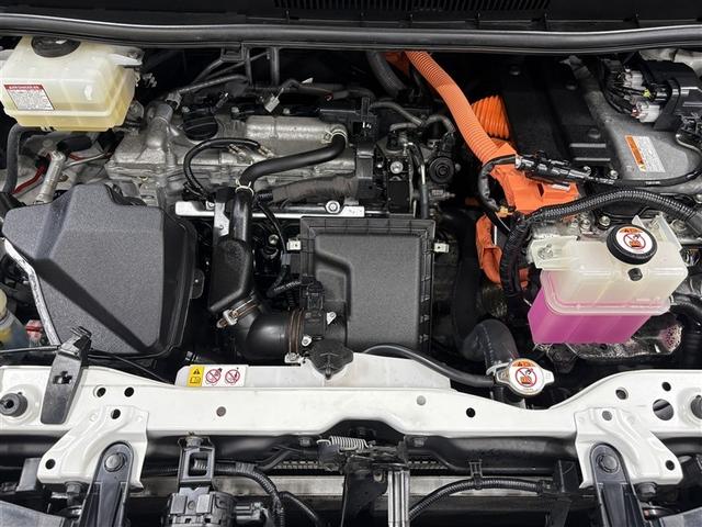 ヴォクシー ハイブリッドＺＳ　煌ＩＩＩ　アイドリングストップ　地デジＴＶ　リヤカメラ　１オナ車　Ｗエアコン　スマートキー　ミュージックプレイヤー接続可　ＤＶＤ再生可　クルコン　ＶＳＣ　キーレス　アルミホイール　ナビ＆ＴＶ　ＬＥＤヘッドランプ（39枚目）