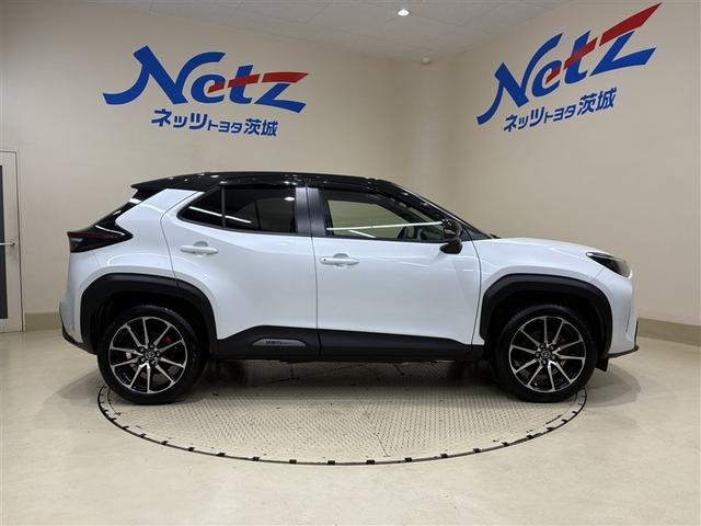 ヤリスクロス ハイブリッド　ＧＲスポーツ　ワンオーナー車　衝突軽減　オートクルーズコントロール　ＬＥＤヘッド　Ｂカメラ　キーレス　スマートキー　アイドリングストップ　イモビライザー　オートエアコン　横滑り防止装置　記録簿　ＥＴＣ（8枚目）
