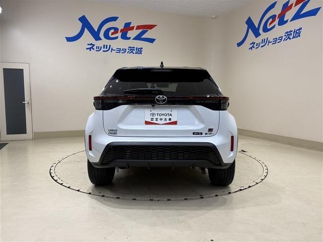 ヤリスクロス ハイブリッド　ＧＲスポーツ　ワンオーナー車　衝突軽減　オートクルーズコントロール　ＬＥＤヘッド　Ｂカメラ　キーレス　スマートキー　アイドリングストップ　イモビライザー　オートエアコン　横滑り防止装置　記録簿　ＥＴＣ（9枚目）