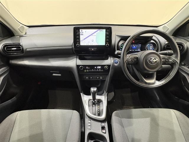 ヤリスクロス ハイブリッドＧ　ディスプレイオーディオナビ　ブルートゥース　全周囲カメラ　ＥＴＣ　スマートキー　オートエアコン　シートヒーター　ＬＥＤライト　クルーズコントロール　セーフティセンス　アドバンストパーク　アルミ（12枚目）