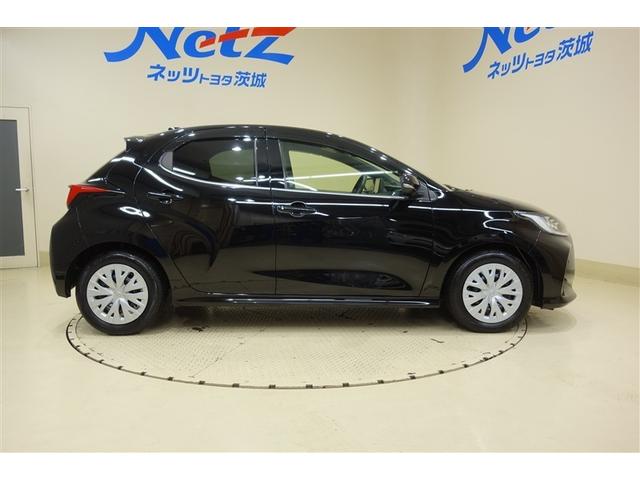 ヤリス Ｚ　サイドＳＲＳ　ＡＡＣ　バックモニタ　スマキー　横滑防止装置　地デジ　キーフリー　１オーナー　ＬＥＤランプ　パワーウインドウ　定期点検記録簿　助手席エアバック　クルコン　エアバッグ　パワーステアリング（6枚目）