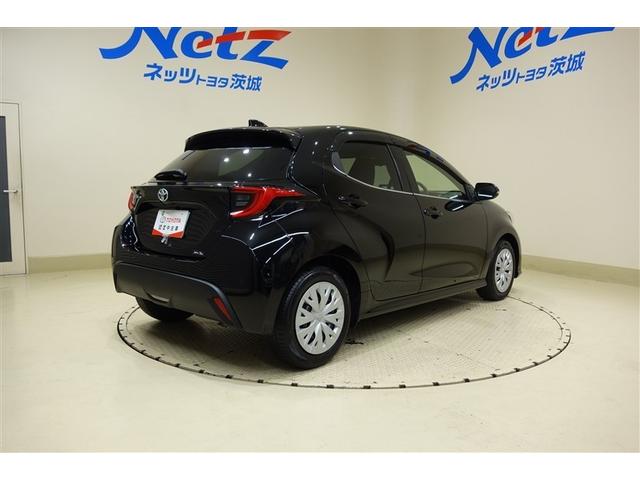 ヤリス Ｚ　サイドＳＲＳ　ＡＡＣ　バックモニタ　スマキー　横滑防止装置　地デジ　キーフリー　１オーナー　ＬＥＤランプ　パワーウインドウ　定期点検記録簿　助手席エアバック　クルコン　エアバッグ　パワーステアリング（7枚目）