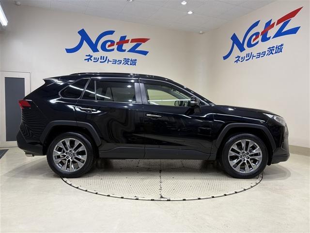 ＲＡＶ４ Ｇ　Ｚパッケージ　インテリジェントクリアランスソナー　整備記録簿　ＡＷＤ　ＬＥＤライト　アルミホイル　オートクルーズ　横滑り防止装置　バックガイドモニター　盗難防止装置　デュアルエアバッグ　メモリナビ　キーレス　ＡＢＳ（7枚目）