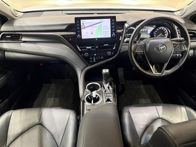 ���F���ɗD��A���ꊴ�̂���������ꂽ�f�U�C���̃C���e���A�B����p�l�����h���C�o�[�𒆐S�Ƃ������삵�₷���z�u�ł��B