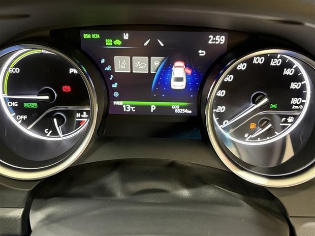 ���F���ɗD��A���ꊴ�̂���������ꂽ�f�U�C���̃C���e���A�B����p�l�����h���C�o�[�𒆐S�Ƃ������삵�₷���z�u�ł��B