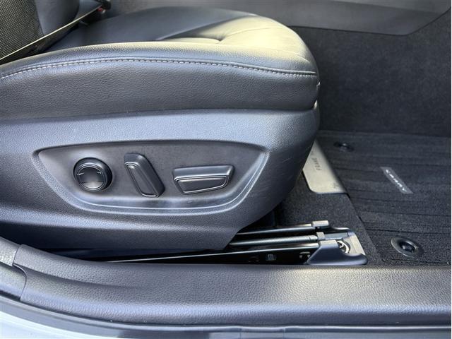 �p���[�V�[�g�ł��B���Ȃ̈ʒu�A�p�x��d���Œ����ł���̂ŁA�^�]���₷�����D�݂̃V�[�g�|�W�V�������ȒP�ɍ��o���܂��B