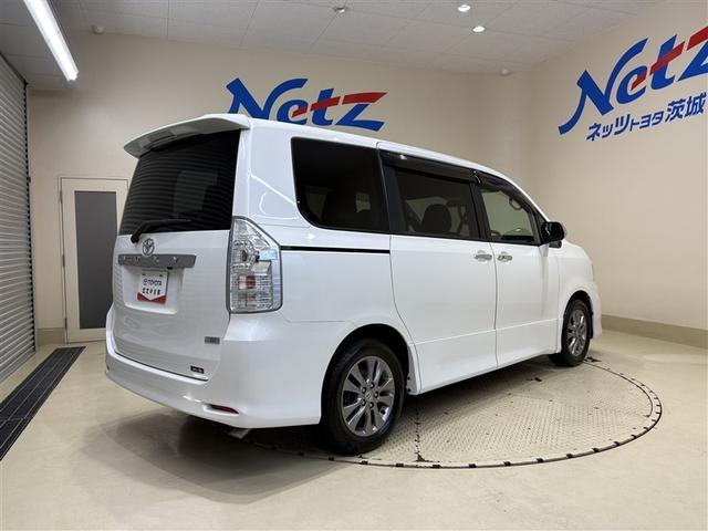ヴォクシー ＺＳ　煌　両側パワースライドＤ　エアバック　セキュリティ　助手席エアバック　定期点検記録簿　インテリキー　ダブルエアコン　エアコン　パワーステアリング　ナビＴＶ　パワーウィンドウ　ＡＵＸ接続　ＨＤＤナビ　ＡＢＳ（8枚目）