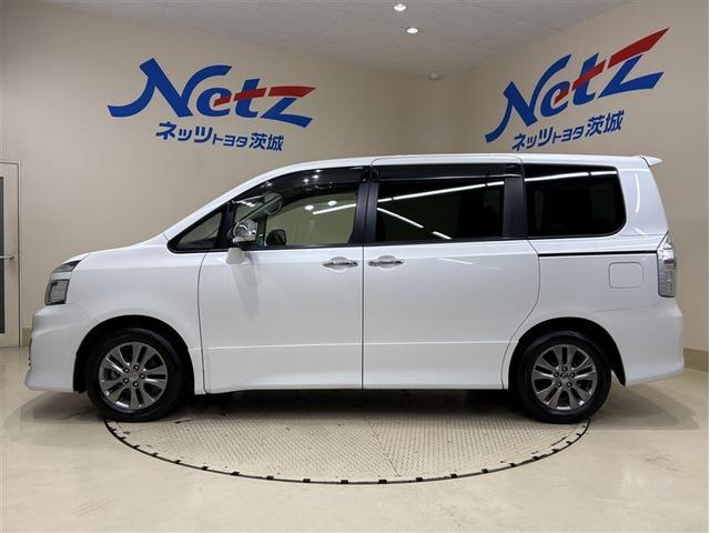 ヴォクシー ＺＳ　煌　両側パワースライドＤ　エアバック　セキュリティ　助手席エアバック　定期点検記録簿　インテリキー　ダブルエアコン　エアコン　パワーステアリング　ナビＴＶ　パワーウィンドウ　ＡＵＸ接続　ＨＤＤナビ　ＡＢＳ（11枚目）