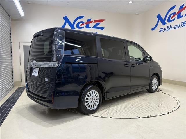 ヴォクシー ハイブリッドＶ　サイドエアバッグ　スマートキープッシュスタート　盗難防止アラーム　記録簿有　ＤＶＤ再生可　Ｂモニター　オートクルーズ　Ｗエアバック　ナビＴＶ　ＥＳＣ　ＥＴＣ車載器　リモコンキー　ＰＳ　ドラレコ付き（8枚目）