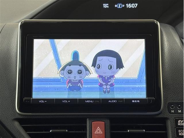 ヴォクシー ハイブリッドＶ　サイドエアバッグ　スマートキープッシュスタート　盗難防止アラーム　記録簿有　ＤＶＤ再生可　Ｂモニター　オートクルーズ　Ｗエアバック　ナビＴＶ　ＥＳＣ　ＥＴＣ車載器　リモコンキー　ＰＳ　ドラレコ付き（15枚目）