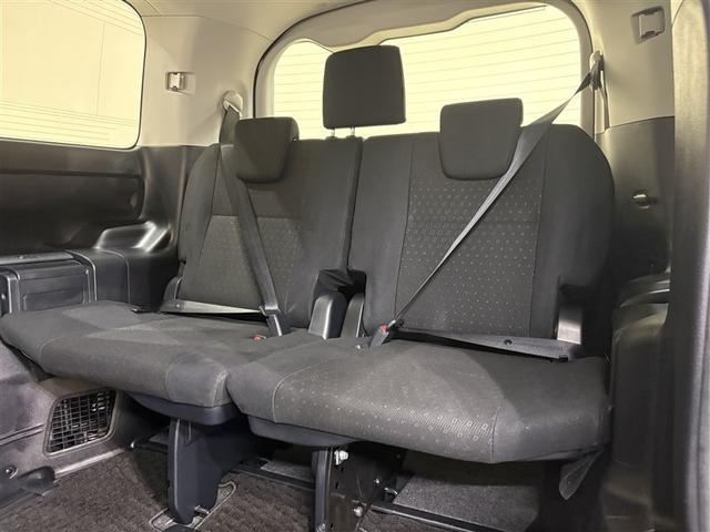 ヴォクシー ハイブリッドＶ　サイドエアバッグ　スマートキープッシュスタート　盗難防止アラーム　記録簿有　ＤＶＤ再生可　Ｂモニター　オートクルーズ　Ｗエアバック　ナビＴＶ　ＥＳＣ　ＥＴＣ車載器　リモコンキー　ＰＳ　ドラレコ付き（31枚目）