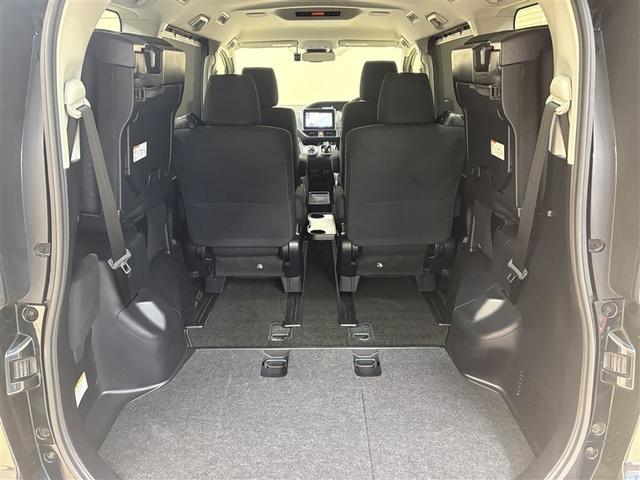 ヴォクシー ハイブリッドＶ　サイドエアバッグ　スマートキープッシュスタート　盗難防止アラーム　記録簿有　ＤＶＤ再生可　Ｂモニター　オートクルーズ　Ｗエアバック　ナビＴＶ　ＥＳＣ　ＥＴＣ車載器　リモコンキー　ＰＳ　ドラレコ付き（33枚目）