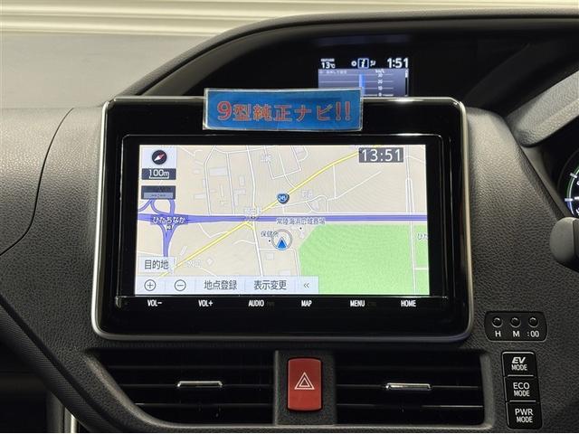 ヴォクシー ハイブリッドＺＳ　煌ＩＩＩ　９型純正ナビ　フルセグＴＶ　ブルートゥース　ＤＶＤ再生　後席モニター　リヤカメラ　ＥＴＣ　スマートキー　シートヒーター　クルーズコントロール　ＬＥＤライト　両側電動ドア　セーフティセンス　アルミ（12枚目）