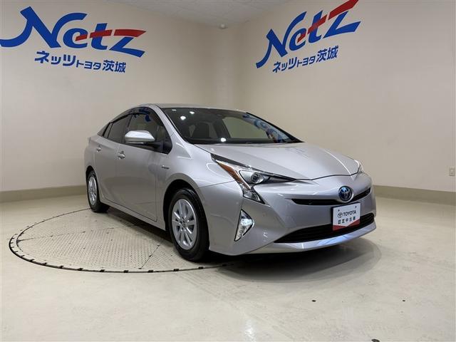 プリウス Ｓセーフティプラス　インテリキー　ワンオナ　地デジフルセグＴＶ　ＤＶＤ視聴可　アイドリングストップ車　リアカメラ　定期点検記録簿　オートクルーズ　サイドエアバッグ　パワーウインドウ　助手席エアバッグ　フルオートエアコン（5枚目）