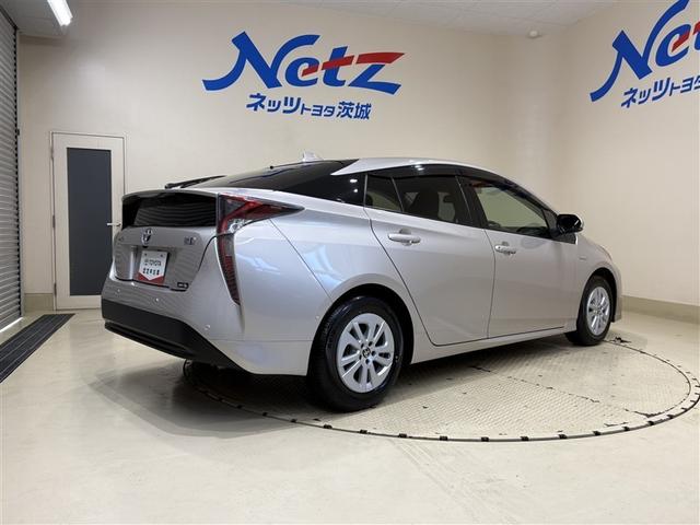 プリウス Ｓセーフティプラス　インテリキー　ワンオナ　地デジフルセグＴＶ　ＤＶＤ視聴可　アイドリングストップ車　リアカメラ　定期点検記録簿　オートクルーズ　サイドエアバッグ　パワーウインドウ　助手席エアバッグ　フルオートエアコン（7枚目）