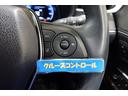 追従機能付きレーダークルーズコントロールで、前方の車両との車速に応じた車間距離を保ち、追従走行を支援します。
