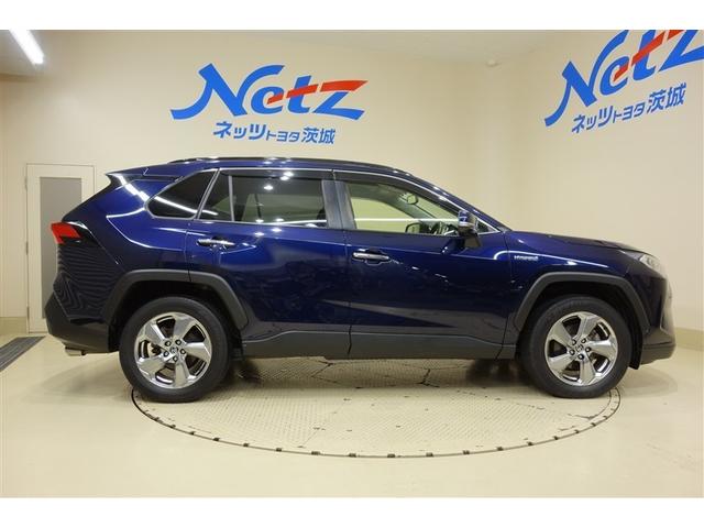 ＲＡＶ４ ハイブリッドＧ　純正ナビ　フルセグＴＶ　ブルートゥース　ＤＶＤ再生　リヤカメラ　ＥＴＣ　スマートキー　オートエアコン　シートヒーター　クルーズコントロール　ＬＥＤライト　電動バックドア　セーフティセンス　アルミ（6枚目）