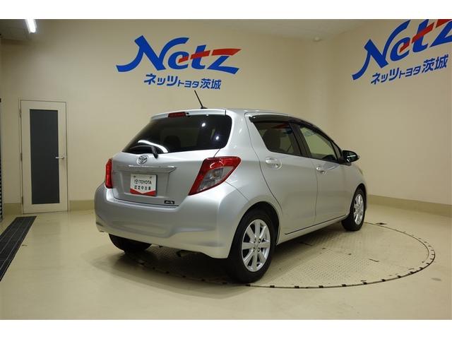 ヴィッツ U 1オーナー 記録簿あり アルミホイール 盗難防止システム キーレス ABS エアコン スマートキー パワステ ナビTV ワンセグTV パワーウィンドウ ETC メモリーナビ エアバッグ 両席エアバック(7枚目)