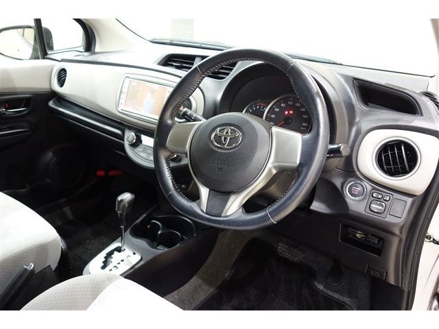 ヴィッツ U 1オーナー 記録簿あり アルミホイール 盗難防止システム キーレス ABS エアコン スマートキー パワステ ナビTV ワンセグTV パワーウィンドウ ETC メモリーナビ エアバッグ 両席エアバック(19枚目)