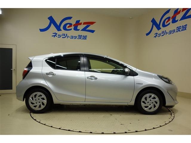 アクア Sスタイルブラック AUX端子 ECOモード 記録簿あり バックモニタ- 地デジフルセグ ナビTV イモビライザー LEDライト スマートキープッシュスタート ETC付き Wエアバッグ キーフリ メモリーナビゲーション(6枚目)