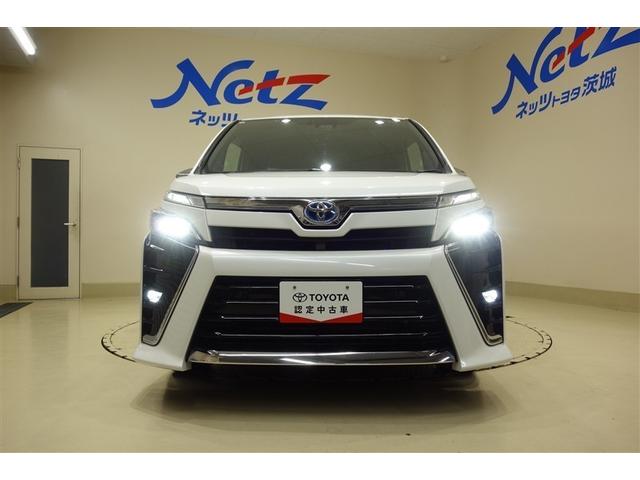 ヴォクシー ハイブリッドＺＳ　煌ＩＩＩ　アイドリングストップ　地デジＴＶ　リヤカメラ　１オナ車　Ｗエアコン　スマートキー　ミュージックプレイヤー接続可　ＤＶＤ再生可　クルコン　ＶＳＣ　キーレス　アルミホイール　ナビ＆ＴＶ　ＬＥＤヘッドランプ（35枚目）